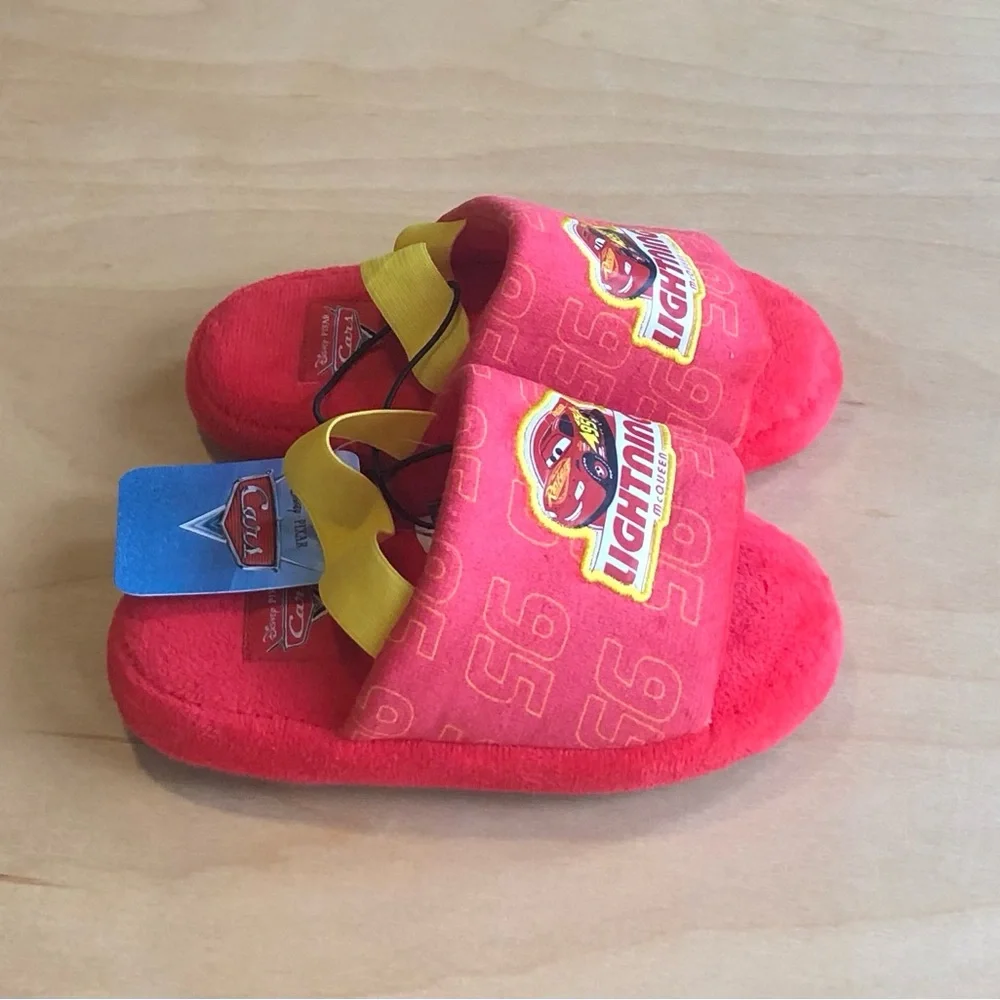 NWT Disney Pixar Cars Red Plush Slippers Kids Size 10.